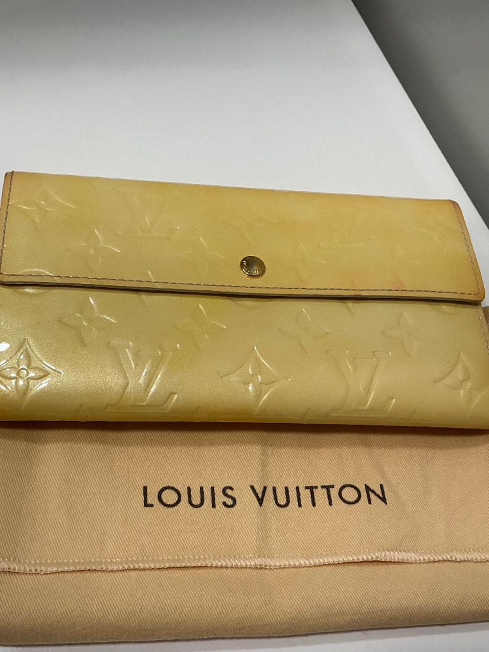 Louis Vuitton yellow Vernis clutch wallet